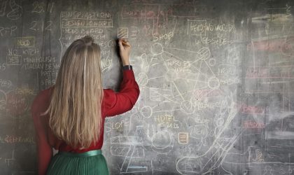 ZMIANA DNI ORAZ GODZIN FUNKCJONOWANIA UCZELNI W CZASIE PRZERWY WAKACYJNEJ